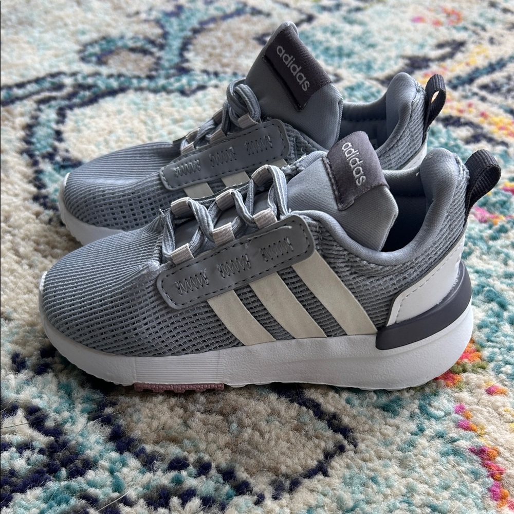 NWOT Adidas Kids Sneakers in Gray and White - Size 6.5